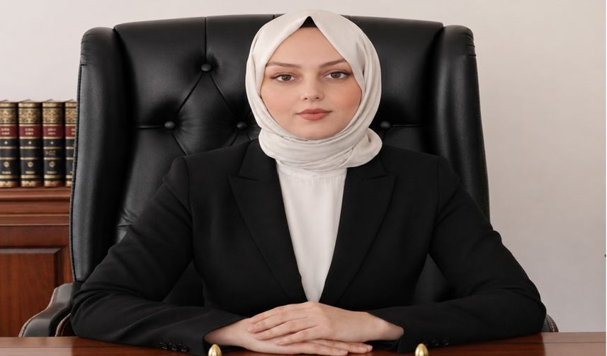 CHP Yüksekova Kadın Kolları Başkanı Özlem Aydın Görevinden ve Partisinden İstifa Etti