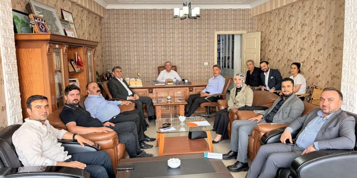AK Parti Hakkari İl Başkanı Zeydin Kaya Görevine Yeniden Başladı