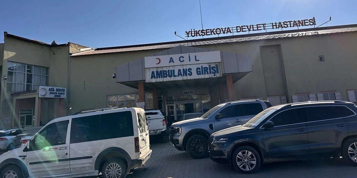 Yüksekova’da İş Kazası: Elektrik Akımına Kapılan Temizlik Görevlisi Hastaneye Kaldırıldı