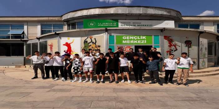 Hakkarili gençler GSB Yaz Gençlik Kampları’na uğurlandı