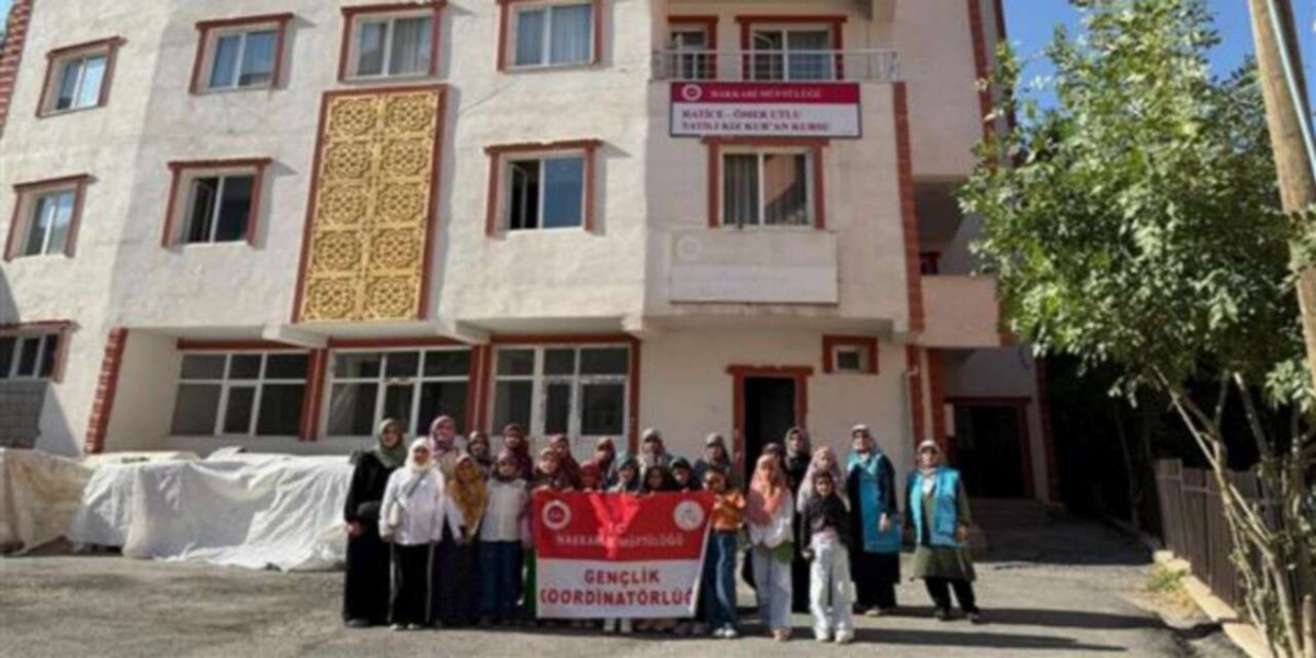 Hakkari İl Müftülüğü’nden Kız Öğrencilere “Yazımda Kardeşlik Var” Yaz Kampı