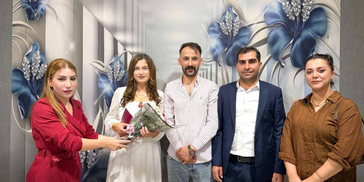 Yüksekova’da genç çiftin nikâh şahidi İl Müdürü Sevgül Bilgiç oldu