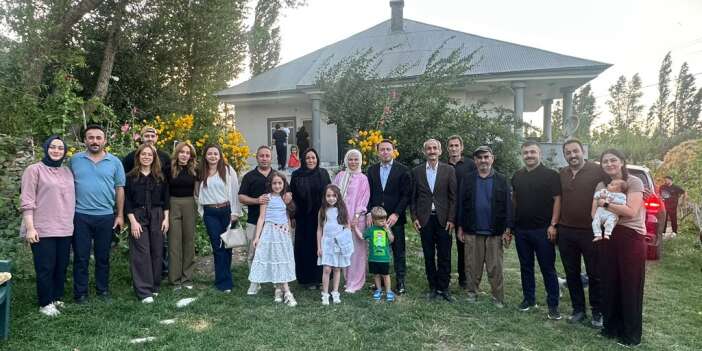 Yüksekova Kaymakamı Volkan Hülür'den Çiftçi Hasan Amcaya Anlamlı Ziyaret