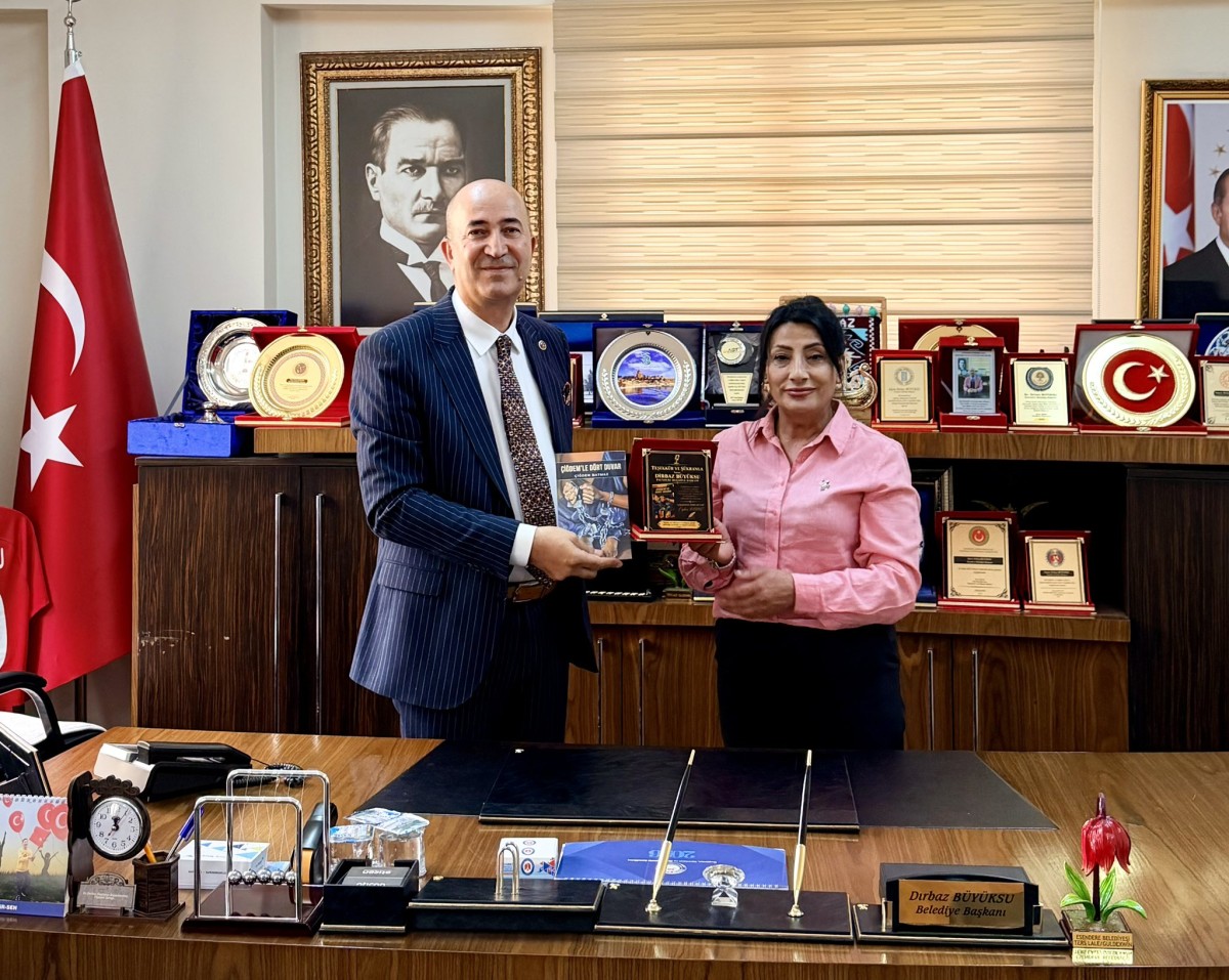 Başkan Dırbaz Büyüksu Esendere’de Kültür ve Sanat İsimlerini Ağırladı