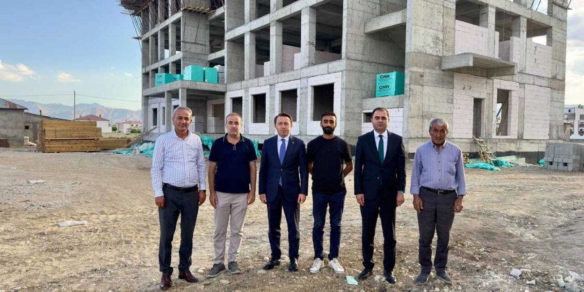Yüksekova Kaymakamı Volkan Hülür Fen Lisesi İnşaatını İnceledi