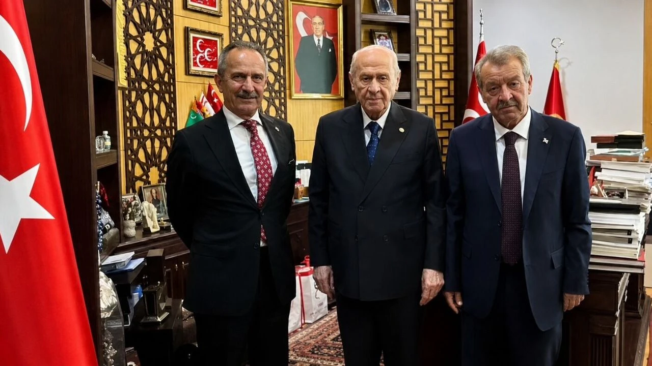 Hakkarili aşiret liderlerinden Bahçeli’ye ziyaret: Bölgenin beklentileri masaya yatırıldı