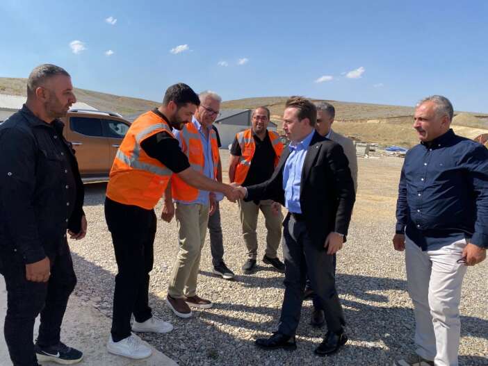 Yüksekova OSB’de Altyapı Çalışmaları Sürüyor: Kaymakam Hülür Sahada İnceledi