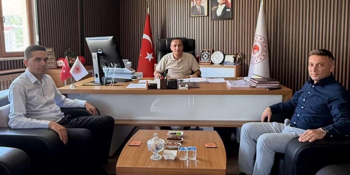 Hakkari’de Kurumlar Arası İş Birliği Görüşmesi: Cengiz Adıgüzel’e Ziyaret