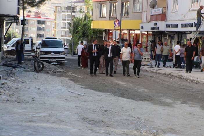 Hakkari’de Altyapı ve Üstyapı Çalışmaları: Burak Gürbüz Sahada İnceledi