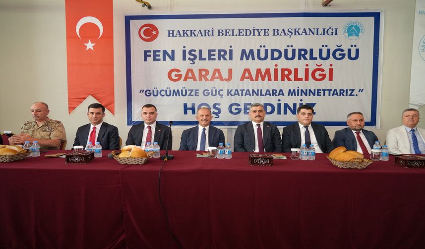 Vali İbrahim Taşyapan Belediye ve İl Özel İdaresi Personeliyle Buluştu