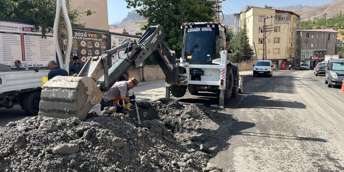 Hakkari Devlet Hastanesi Kavşağındaki Su Arızası Giderildi