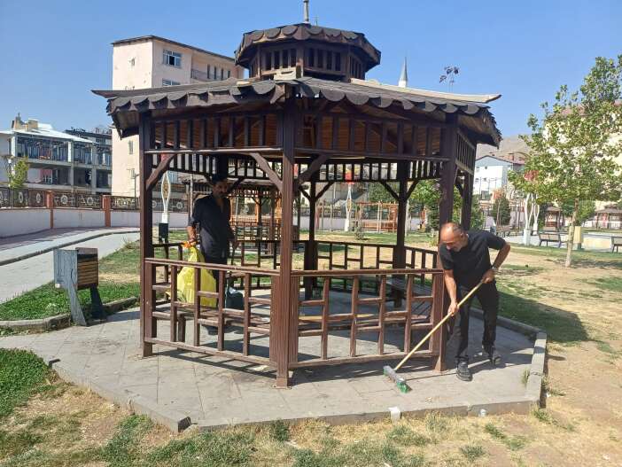 Hakkari’de Parklarda Çöp Tepkisi: Vatandaşlardan Denetim ve Ceza Talebi