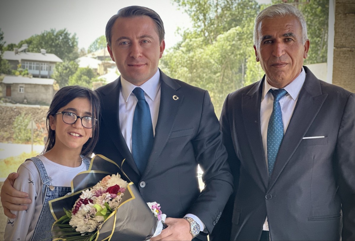 Yüksekova Kaymakamı Volkan Hülür Suüstü Köyü’nde Vatandaşlarla Buluştu