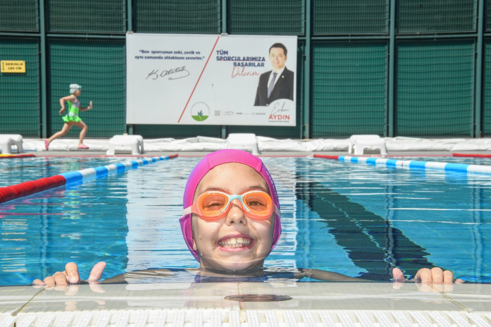 Osmangazi Belediyesi Yaz Boyunca Çocukları Yüzme Eğitimiyle Buluşturuyor
