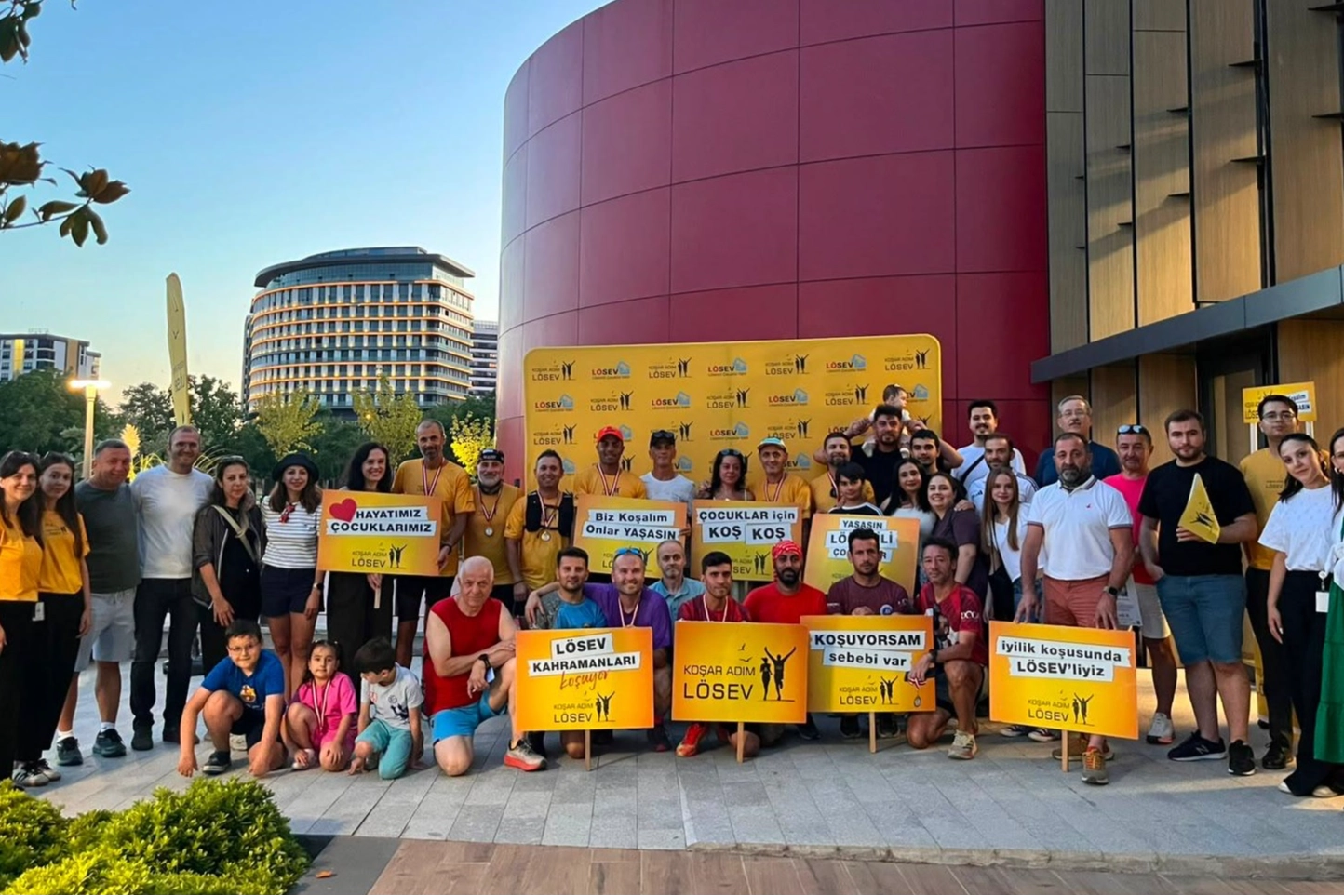 LÖSEV İçin 156 Kilometrelik Umut Koşusu Bursa'da Tamamlandı