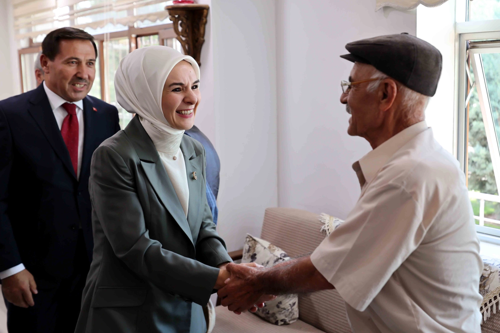 Bakan Mahinur Özdemir Göktaş, Karatay Çelebi Mahalle Konağı'nda Büyüklerle Buluştu
