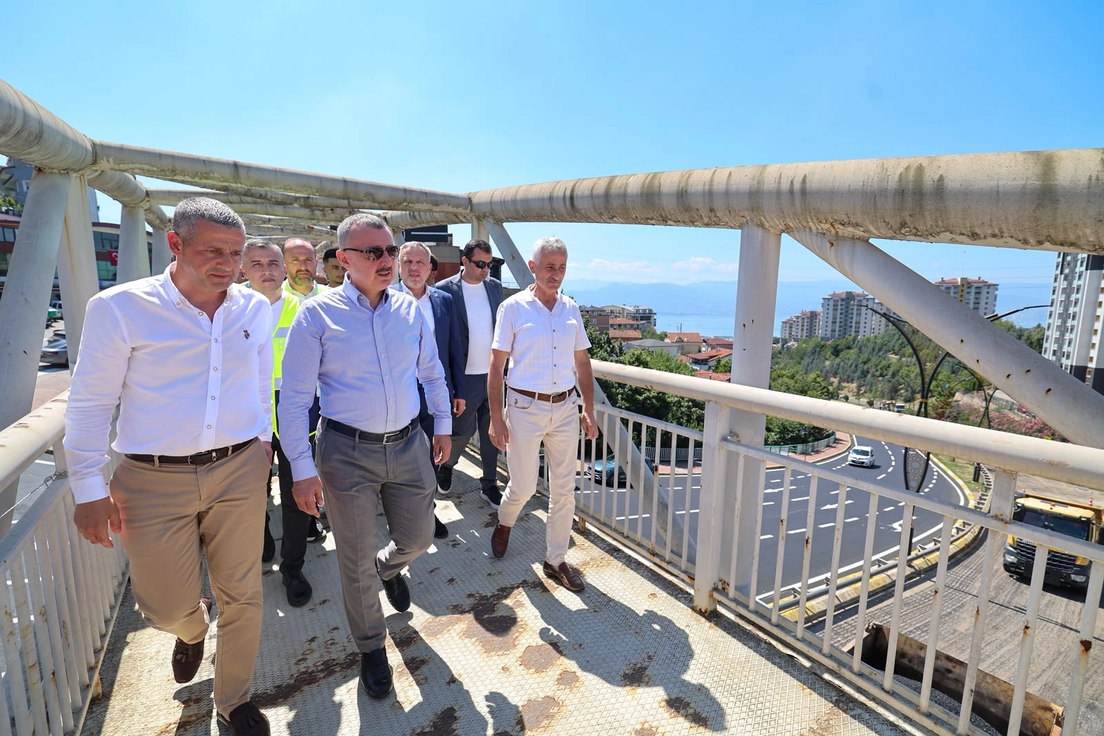 Başkan Tahir Büyükakın, İzmit’te Dev Projeleri Yerinde İnceledi