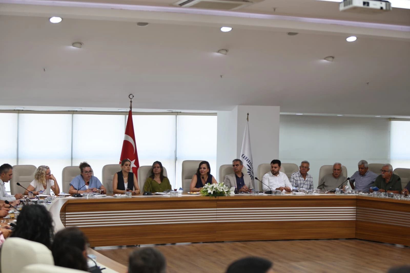 Karabağlar Belediyesi ve Esnaftan Dev Dayanışma Buluşması