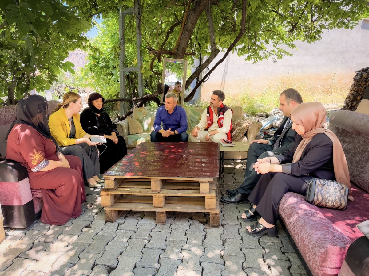 Hakkari'de 15 Temmuz Dolayısıyla Şehit Ailesine Anlamlı Ziyaret