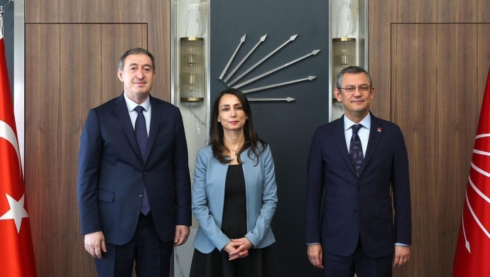 DEM Parti'den Özgür Özel'e Yeni Parti Tebriği