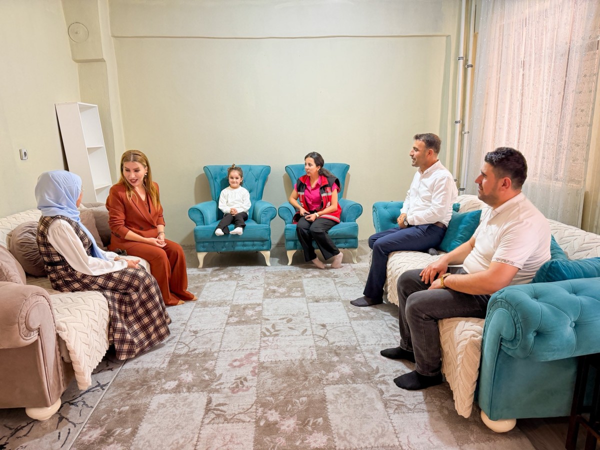 Hakkari Aile ve Sosyal Hizmetler İl Müdürü Sevgül Bilgiç’ten Sivil Gazi Perişan Cengiz’e Ziyaret