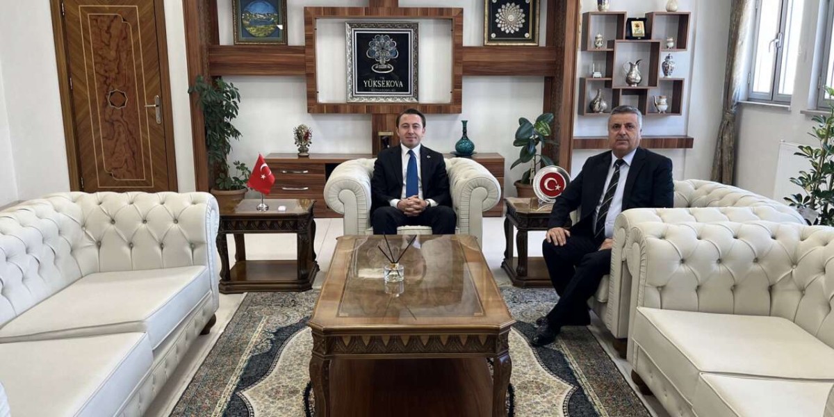 Hakkari Belediye Başkan Yardımcısı Hikmet Yaşar’dan Kaymakam Volkan Hülür’e Ziyaret