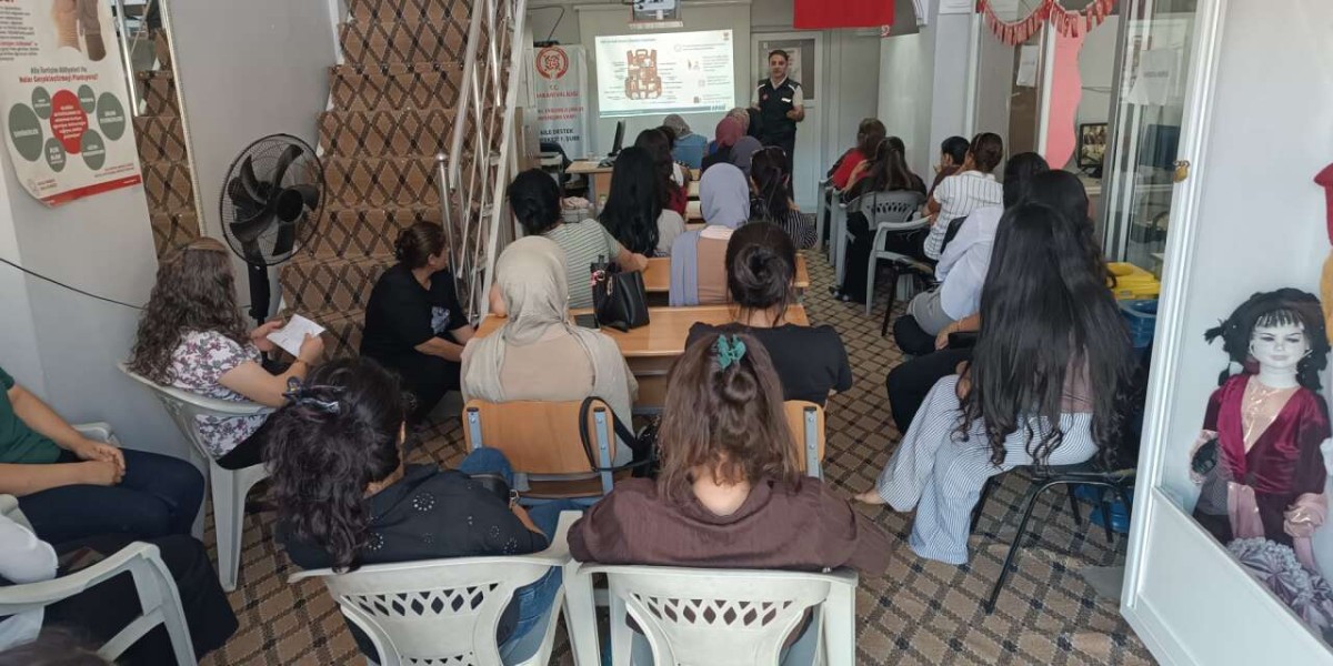 Hakkari’de vatandaşlara afet eğitimi: “Bilinçli olmak zorundayız”